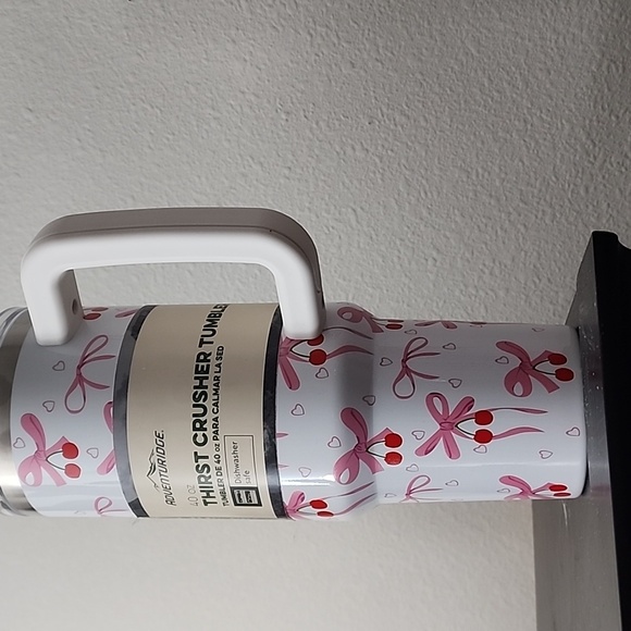 ✨️🍒🎀NWT THIRST CRUSHER TUMBLER / WITH PINK BOWS 🎀/ CHERRIES 🍒& 💓HEARTS - Picture 3 of 8